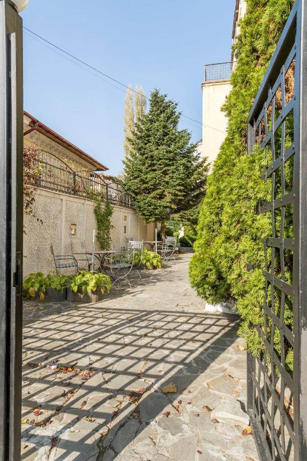One Love Terrace Apartment Bukarest Exteriör bild